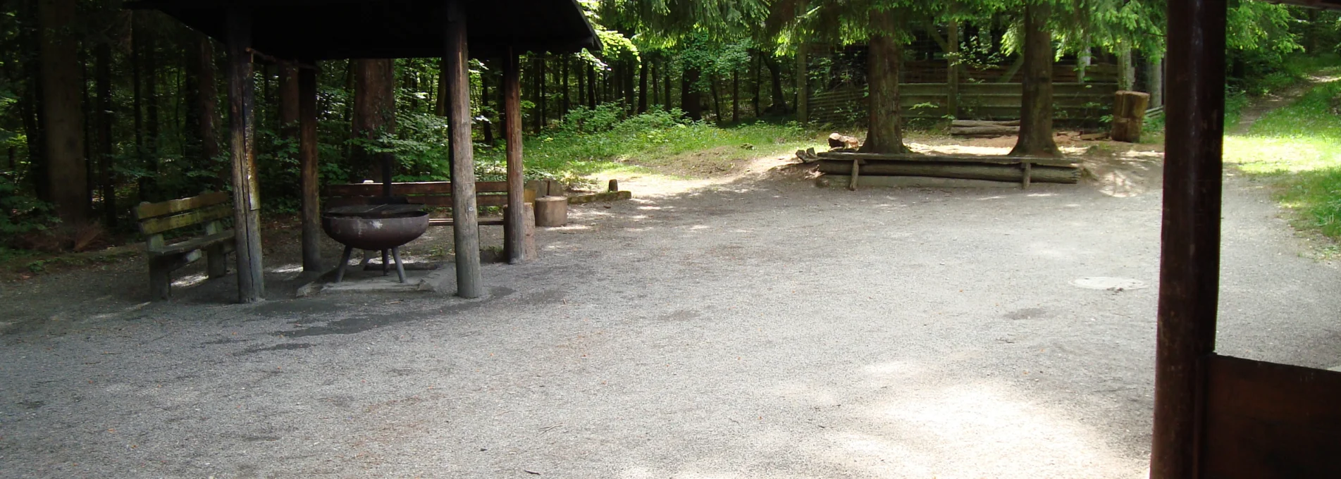 Waldhuette Aussenansicht